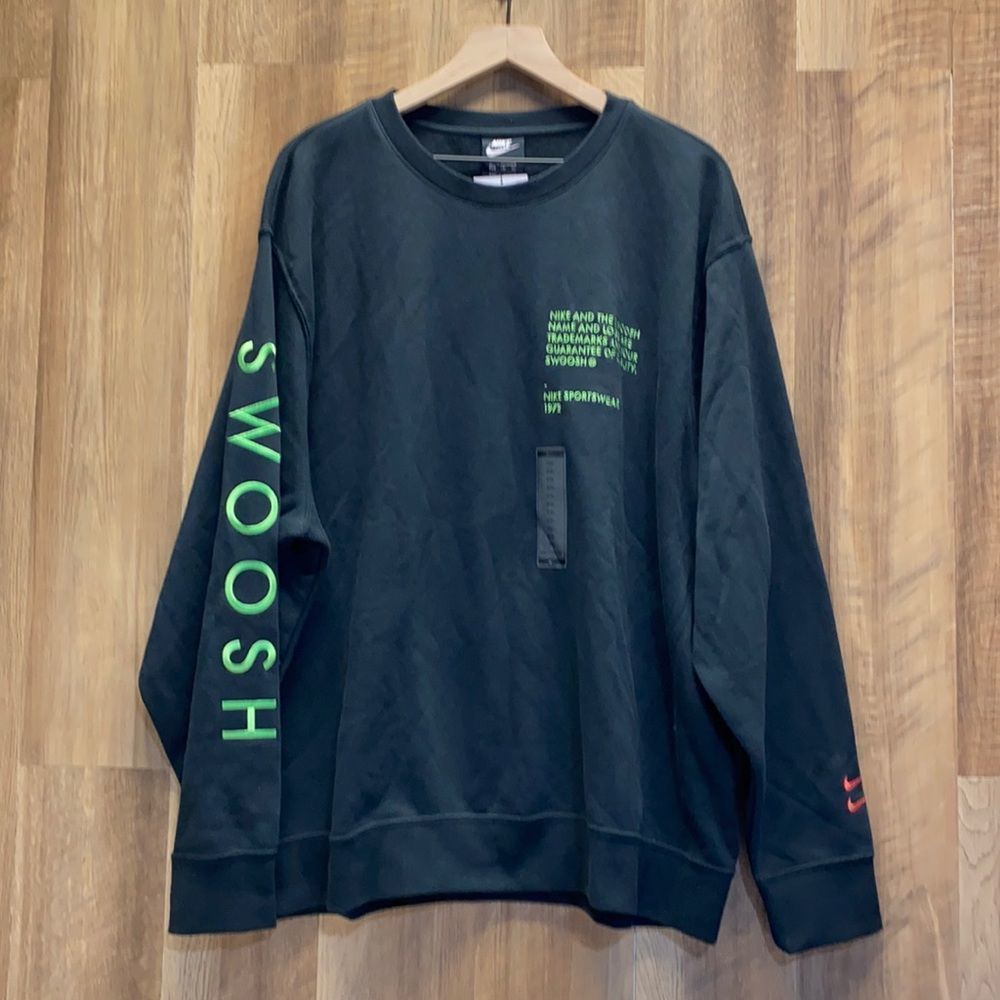 Nike Black and Green Crewneck Sweater